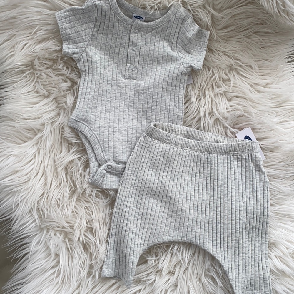 2 piece baby set.